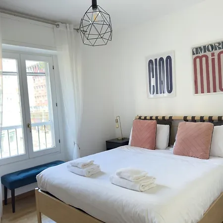 The Boutique - Steps Away From The Duomo Area Apartment *